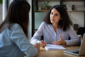 Association juridique et dénonciation : accompagnement des lanceurs d’alerte et recours utiles