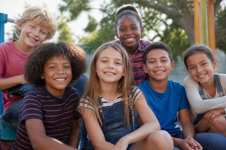 Affiche les 12 droits fondamentaux de l&rsquo;enfance