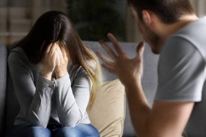 Comment prévenir la police pour violence conjugale ?