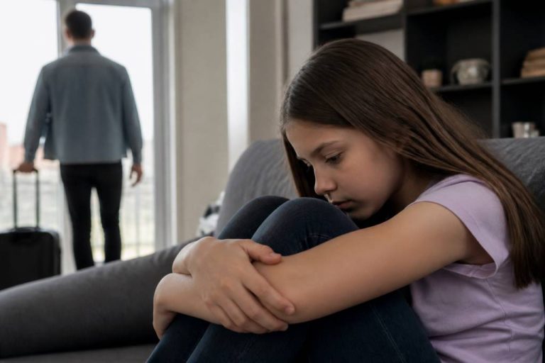 Abandon de famille sans jugement : que dit la loi et comment agir ?