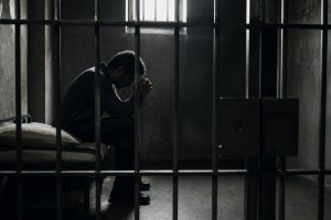 1 an de prison ferme : comprendre les risques juridiques et les sanctions possibles