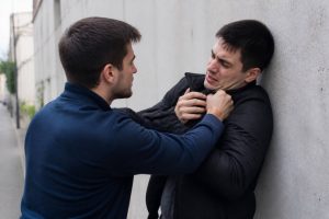 Agression physique sans blessure : quels recours juridiques ?