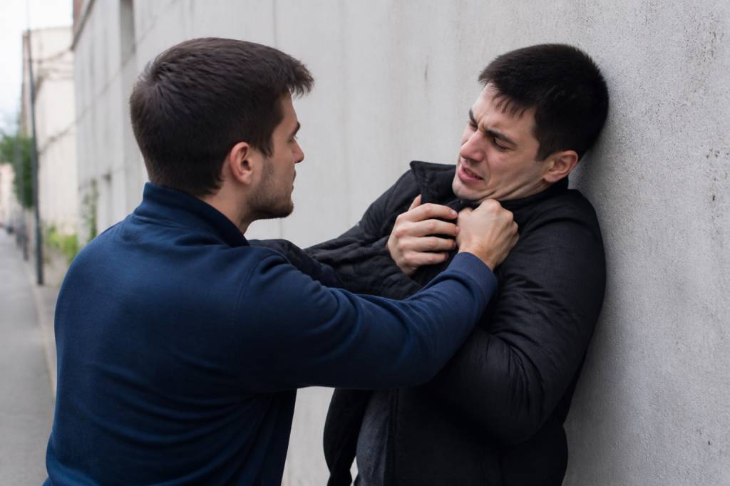 Agression physique sans blessure : quels recours juridiques ?