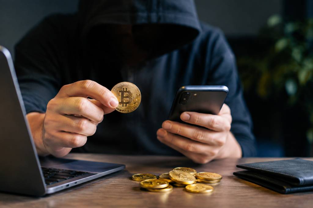 Arnaque crypto monnaie : comment la reconnaître et la signaler ?