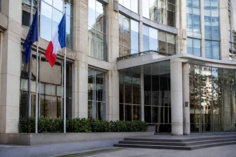 Autorité des marché financiers : rôle, pouvoirs et procédures de signalement